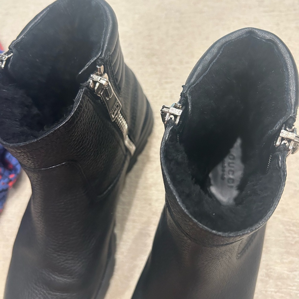 GUCCI MOTO 7.6 Black Leather Ankle Boots with Zipper - Picture 3 of 4